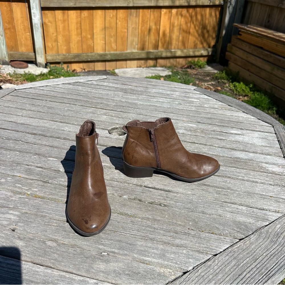 Mia Amore Women's TALYA  COGNAC BOOTS Brown‎ Size 7.5